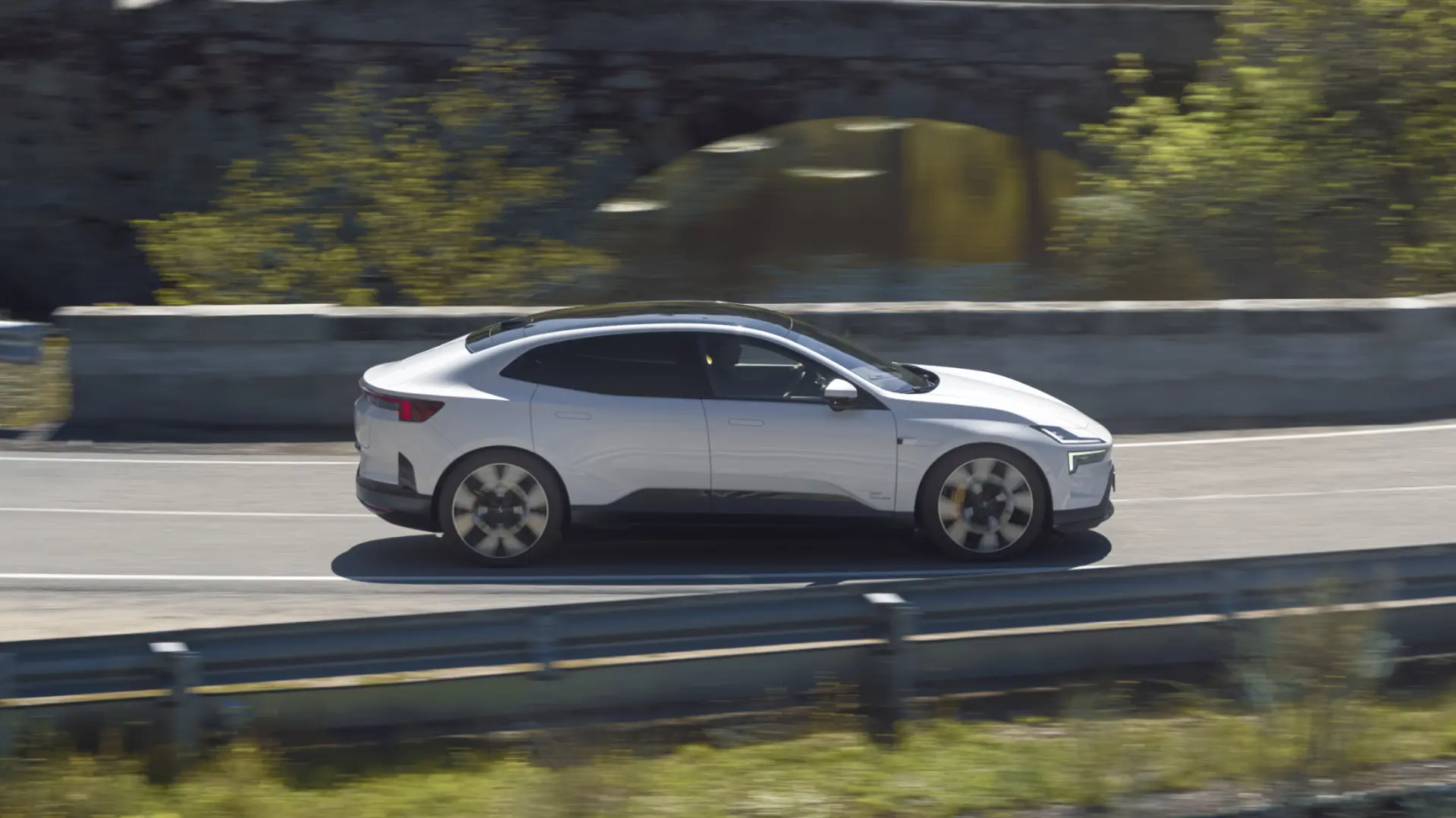 La Polestar 4 sur la route